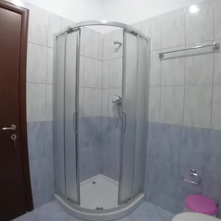 Limon Apartment